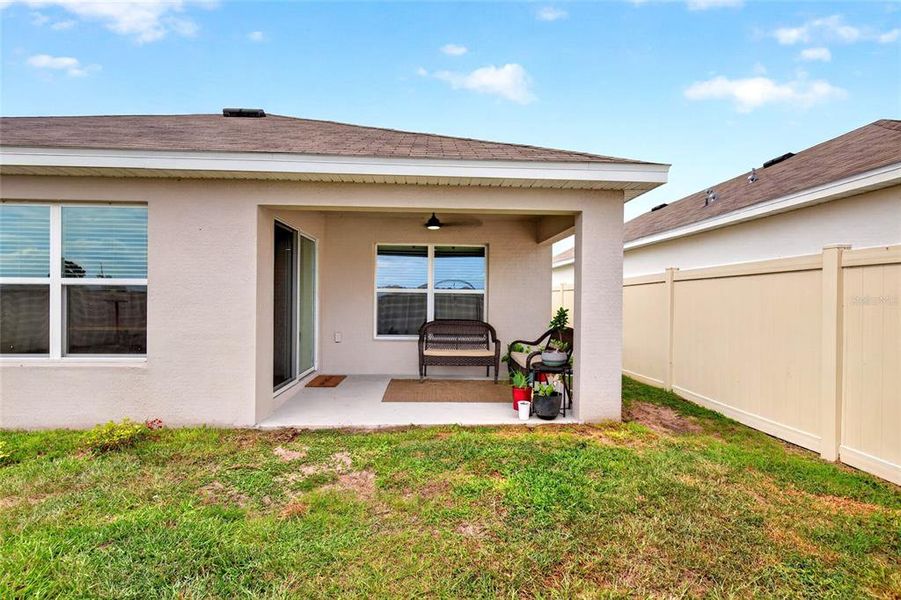 Exterior details and patio area of a home in Ocala Crossings South, Ocala (Image 4).