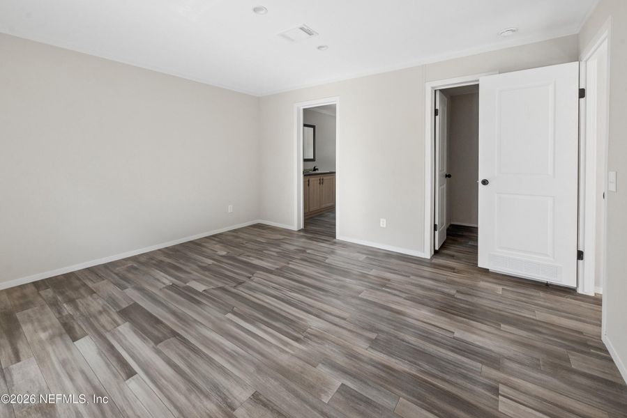 Spacious, unfurnished interior of a new home in , Starke (Image 26).