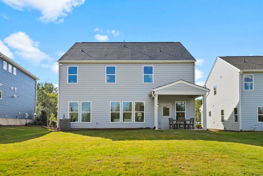 Representative exterior details of a home built from the Marshall by Pulte Homes in The Retreat at Carolina Ridge, Harrisburg (Image 37). Representative exterior details of a home built from the Marshall by Pulte Homes in The Retreat at Carolina Ridge, Harrisburg (Image 37).