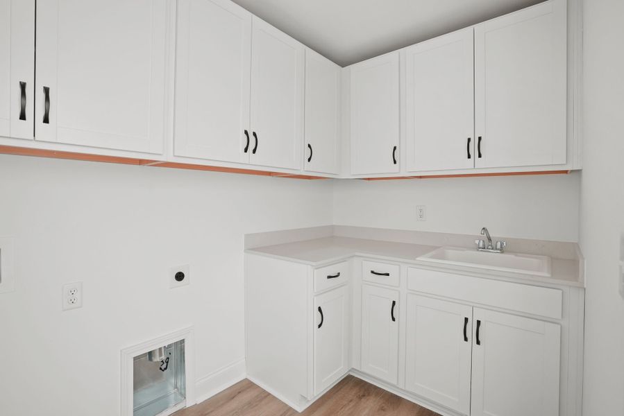 Furnished interior view inside a new home in Forest Creek, Waxhaw (Image 12).