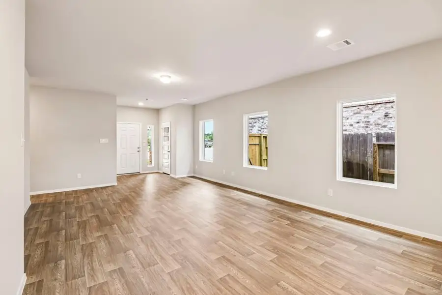 Spacious, unfurnished interior of a new home in Sorella, Tomball (Image 14). Spacious, unfurnished interior of a new home in Sorella, Tomball (Image 14).