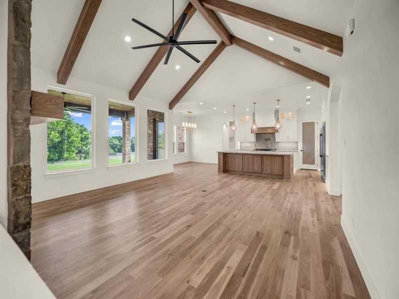 Spacious, unfurnished interior of a new home in , Weatherford (Image 25).