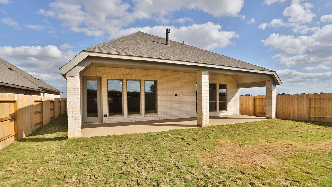 Exterior details and patio area of a home in Everly 50', Tomball (Image 3).
