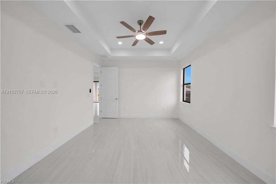 Spacious, unfurnished interior of a new home in , Lehigh Acres (Image 35).