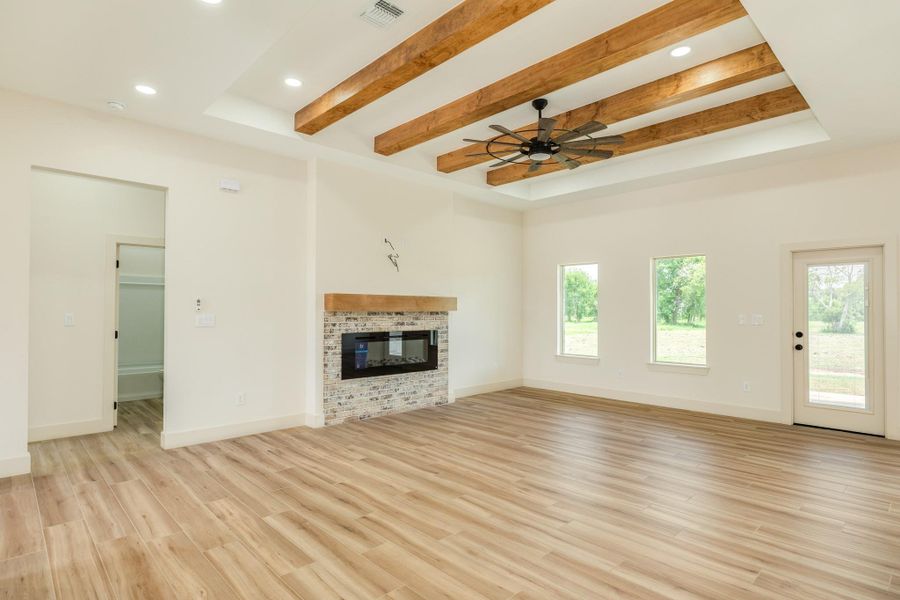 Spacious, unfurnished interior of a new home in , Richwood (Image 30).