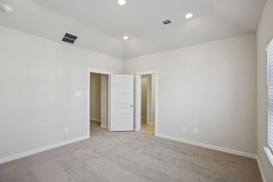 Spacious, unfurnished interior of a new home in Kemah Crossing - City Series, Kemah (Image 23). Spacious, unfurnished interior of a new home in Kemah Crossing - City Series, Kemah (Image 23).