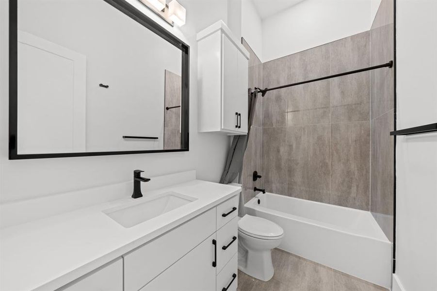 Furnished interior view inside a new home in , Dallas (Image 15).