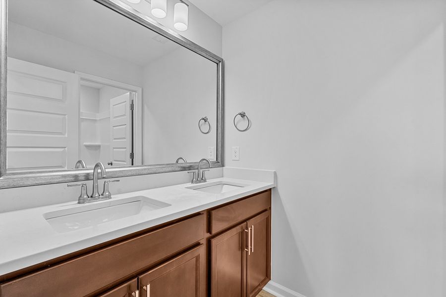 Image 46 of a home in Hanes Lake.