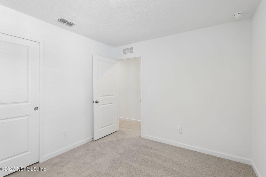 Spacious, unfurnished interior of a new home in , Middleburg (Image 17).
