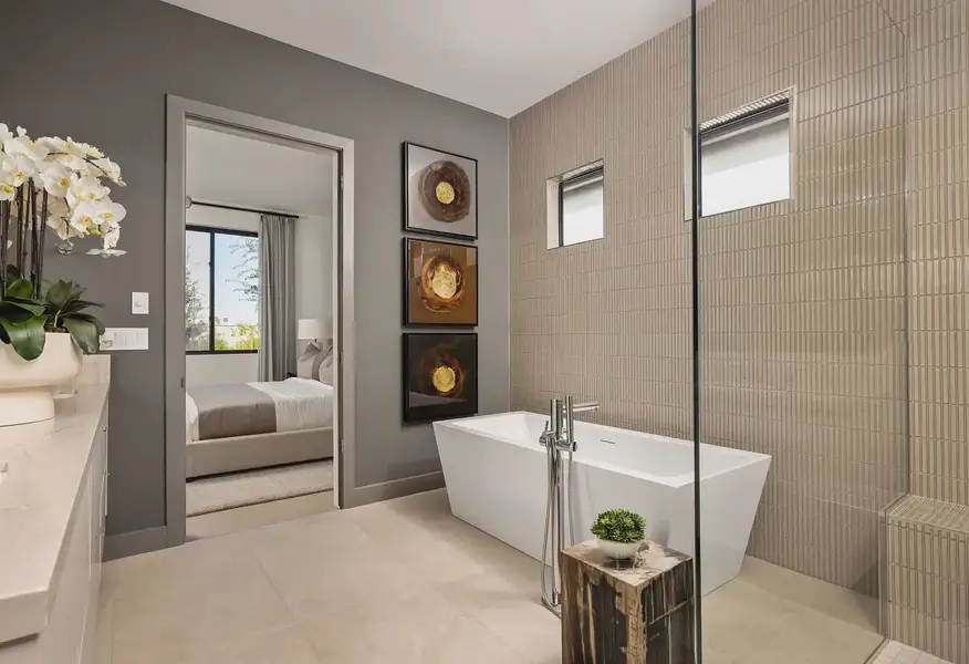 Model Home Primary Bath - 4 of 6