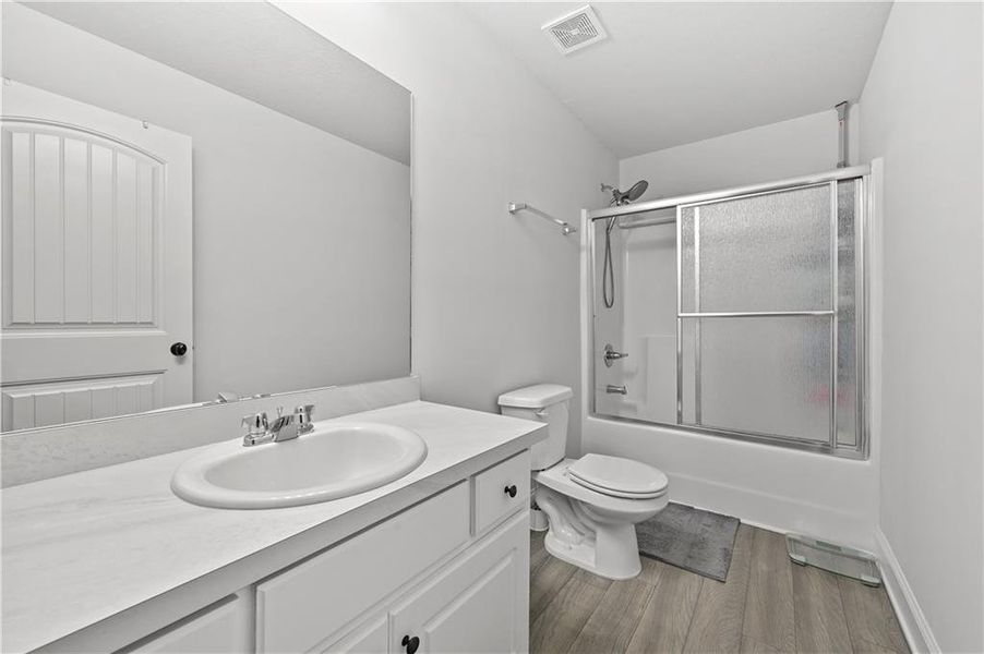 Furnished interior view inside a new home in , Jefferson (Image 14).