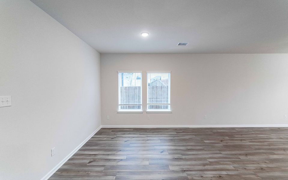Spacious, unfurnished interior of a new home in The Grove, Sherman (Image 8).