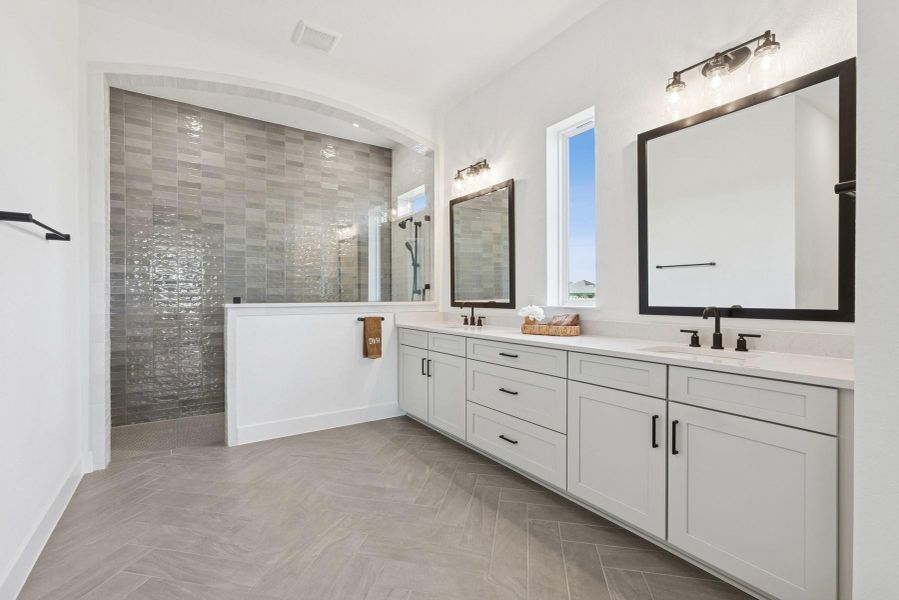 Owner's Bathroom Owner's Bathroom