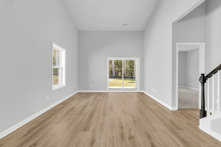 Spacious, unfurnished interior of a new home in Central Creek, Goose Creek (Image 20).