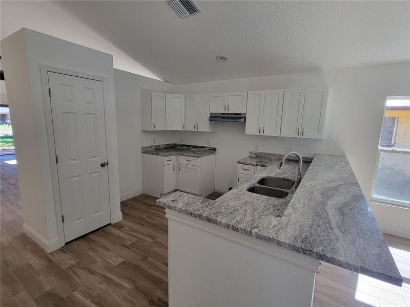 Furnished interior view inside a new home in , Orlando (Image 3).