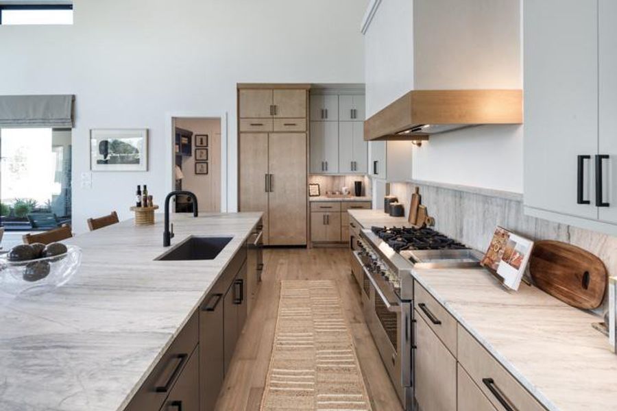 Furnished interior view inside a new home in Sienna, Missouri City (Image 37).