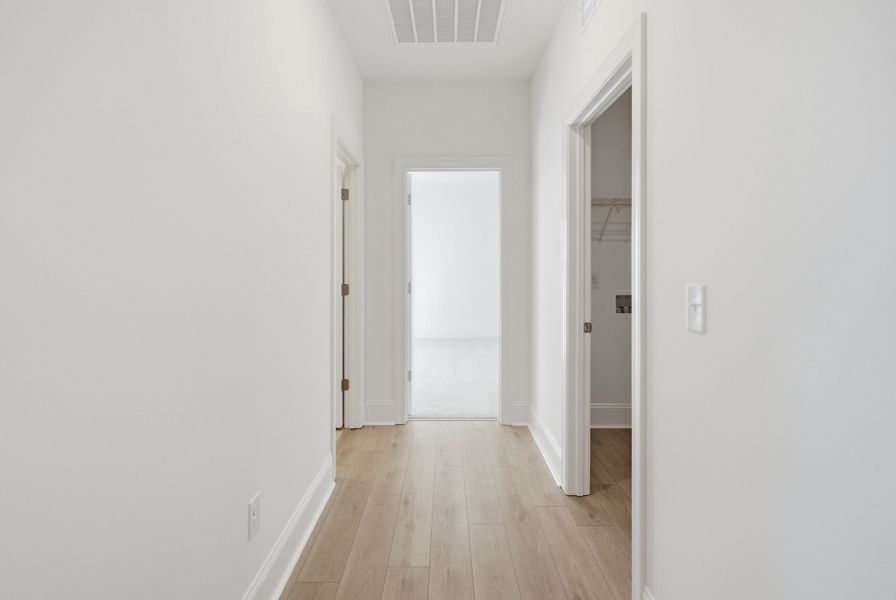 Spacious, unfurnished interior of a new home in Sidbury Landing, Wilmington (Image 24).