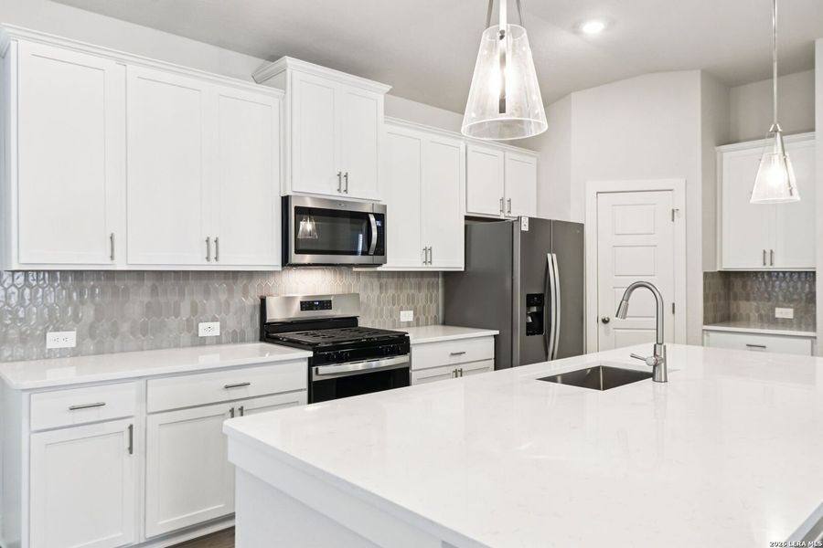 Furnished interior view inside a new home in Scenic Crest - Premier Series, Boerne (Image 17). Furnished interior view inside a new home in Scenic Crest - Premier Series, Boerne (Image 17).