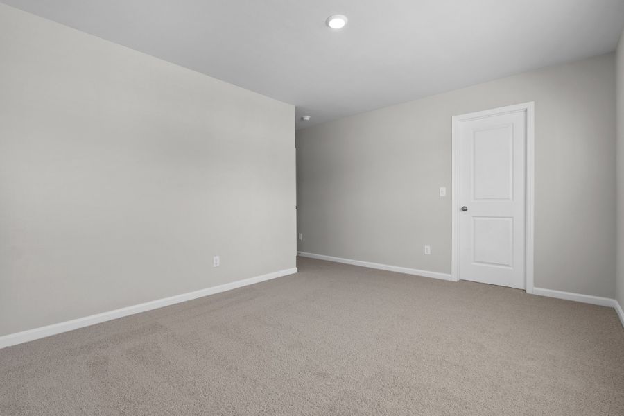 Spacious, unfurnished interior of a new home in Harmon Hill Estates, Hopkins (Image 28).