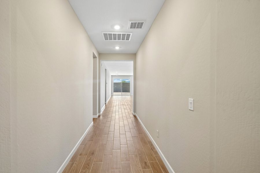 New Home in Goodyear, AZ.  - Slide 4