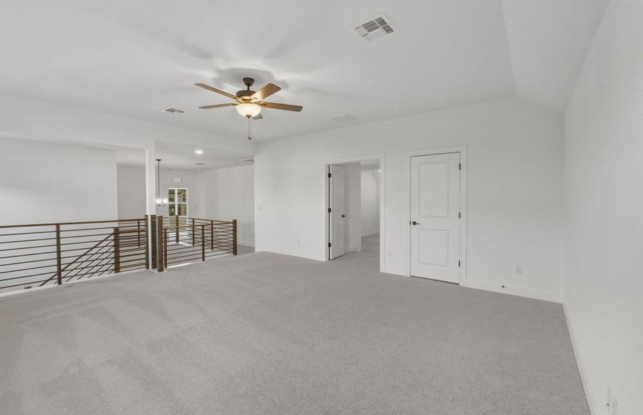 Spacious, unfurnished interior of a new home in Saddleback at Santa Rita Ranch, Liberty Hill (Image 23).