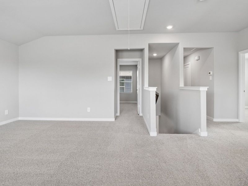 Spacious, unfurnished interior of a new home in Cibolo Hills West - Spring Series, Fort Worth (Image 15).