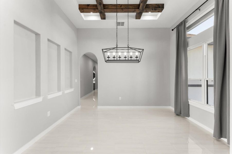 Spacious, unfurnished interior of a new home in , Rosharon (Image 22).