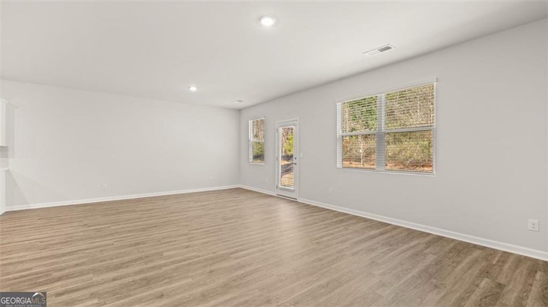 Spacious, unfurnished interior of a new home in Twin Lakes, Hoschton (Image 9).
