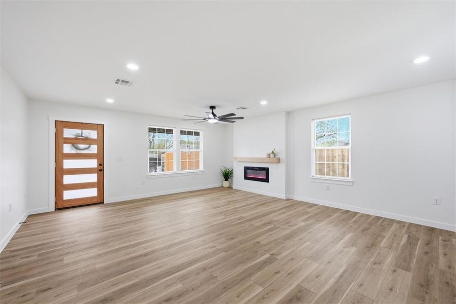 Spacious, unfurnished interior of a new home in , Waco (Image 12).