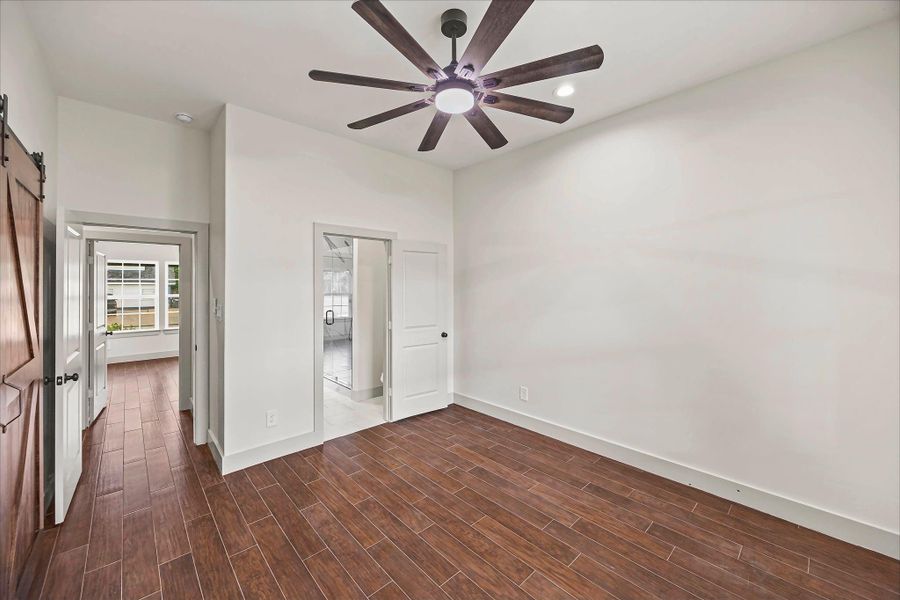 Spacious, unfurnished interior of a new home in , Baytown (Image 21).