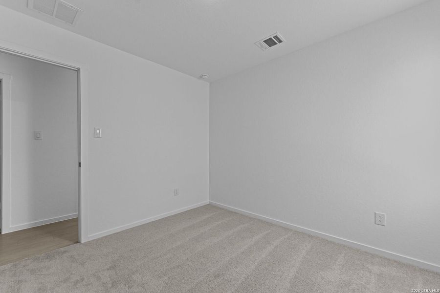 Spacious, unfurnished interior of a new home in Guadalupe Ridge, New Braunfels (Image 10).