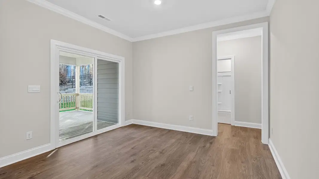 Spacious, unfurnished interior of a new home in The Estates Park, Apex (Image 13). Spacious, unfurnished interior of a new home in The Estates Park, Apex (Image 13).