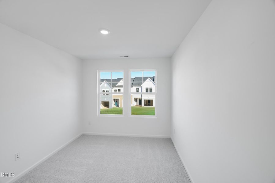 SUN_LawsonTownes_Pic_Cameron_Bed_1of1