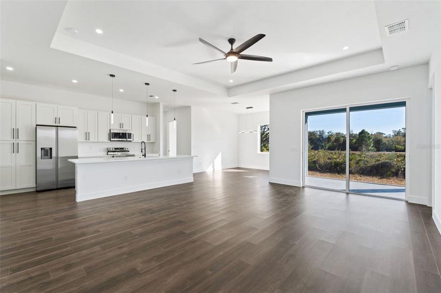 Spacious, unfurnished interior of a new home in , Placida (Image 11).