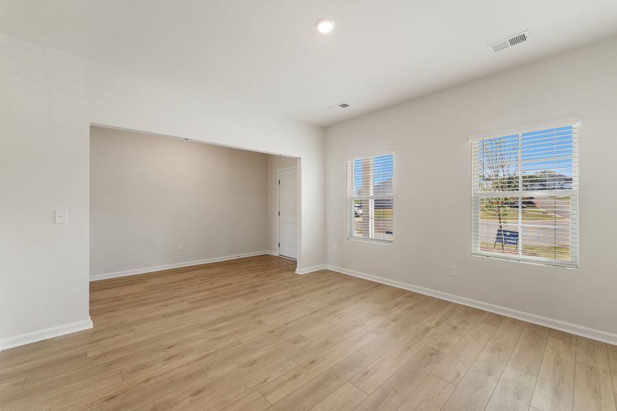 Spacious, unfurnished interior of a new home in Radley Place, Chesnee (Image 18).