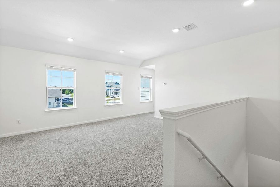 Spacious, unfurnished interior of a new home in Brooks Ranch, Kyle (Image 35).