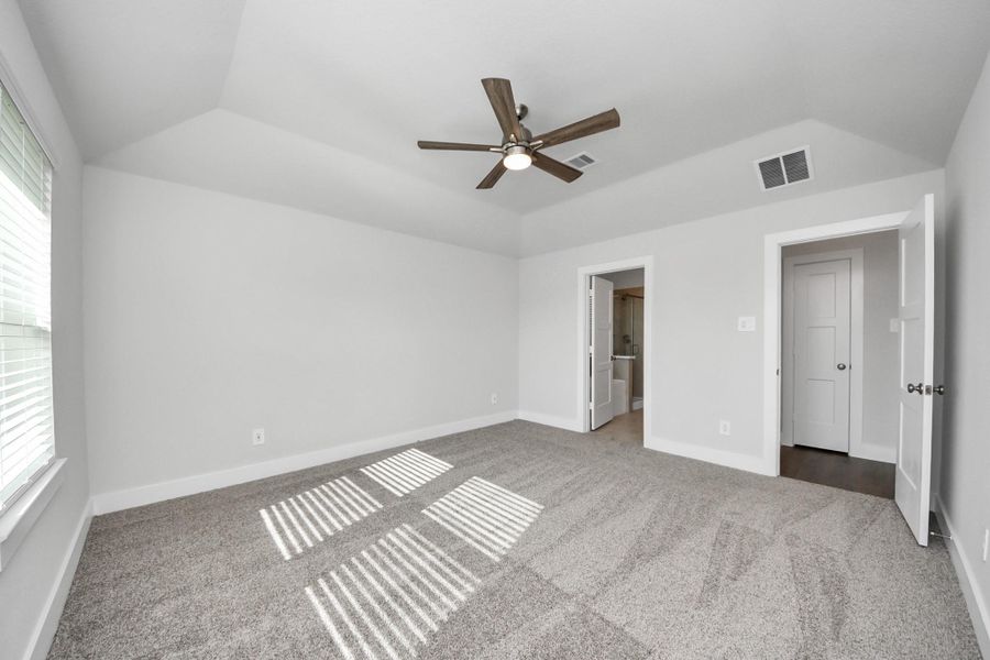 Spacious, unfurnished interior of a new home in Laurel Landing: Landmark Collection, Alvin (Image 21). Spacious, unfurnished interior of a new home in Laurel Landing: Landmark Collection, Alvin (Image 21).