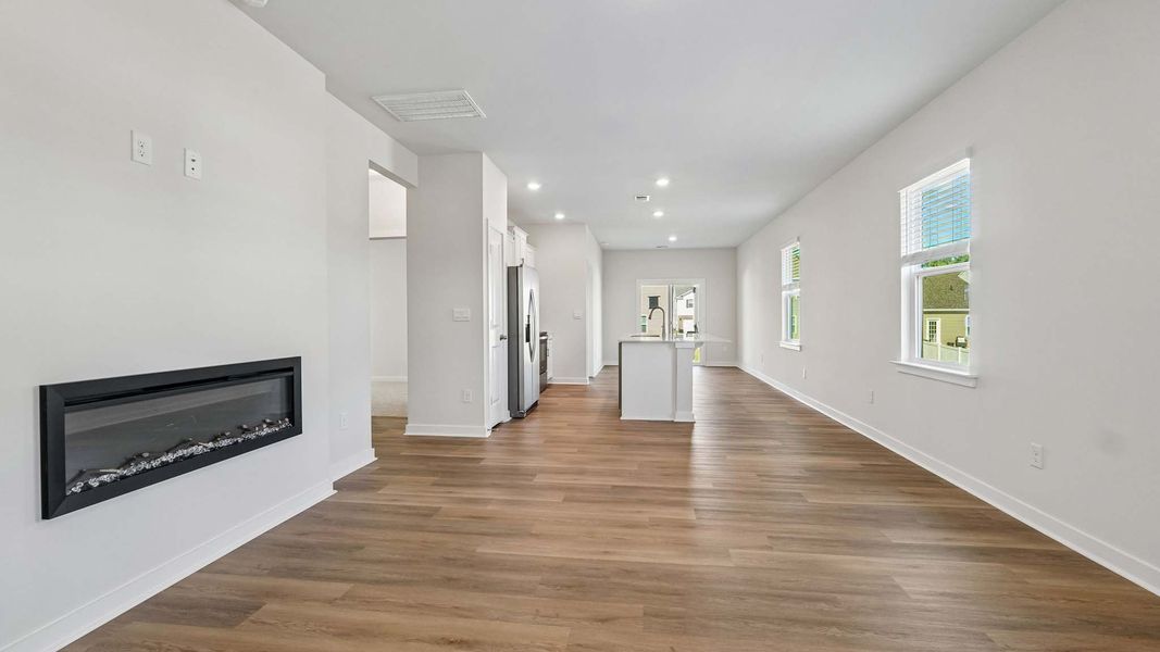 Spacious, unfurnished interior of a new home in Zion Springs, Hickory (Image 13).
