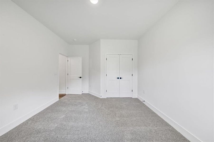 Spacious, unfurnished interior of a new home in Tuscany Hills, Douglasville (Image 18).