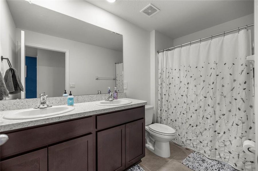 Furnished interior view inside a new home in Ocala Crossings South, Ocala (Image 35). Furnished interior view inside a new home in Ocala Crossings South, Ocala (Image 35).