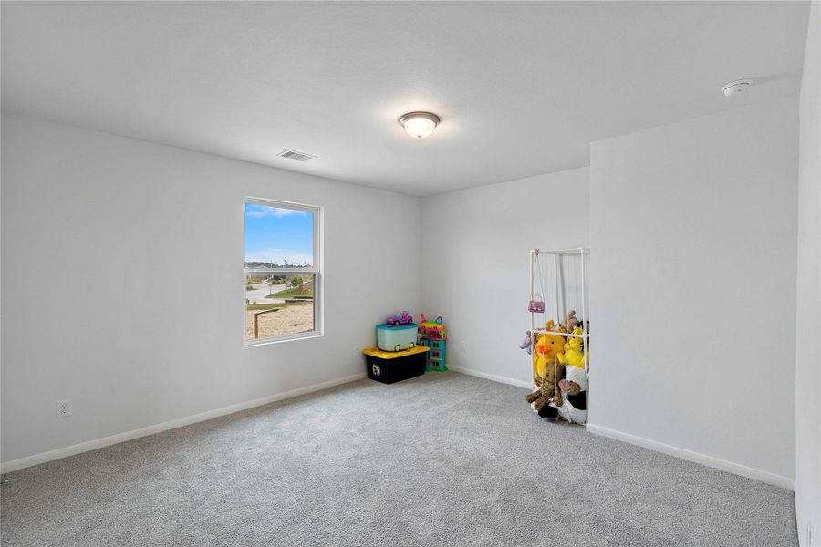 Spacious, unfurnished interior of a new home in Sweetgrass Village, Crosby (Image 20).