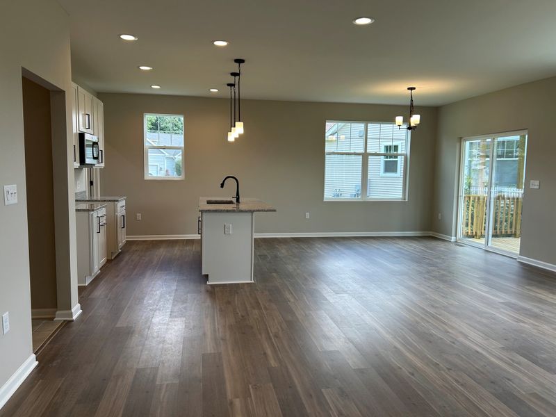 Spacious, unfurnished interior of a new home in Mystic Ridge, Whitmore Lake (Image 27).