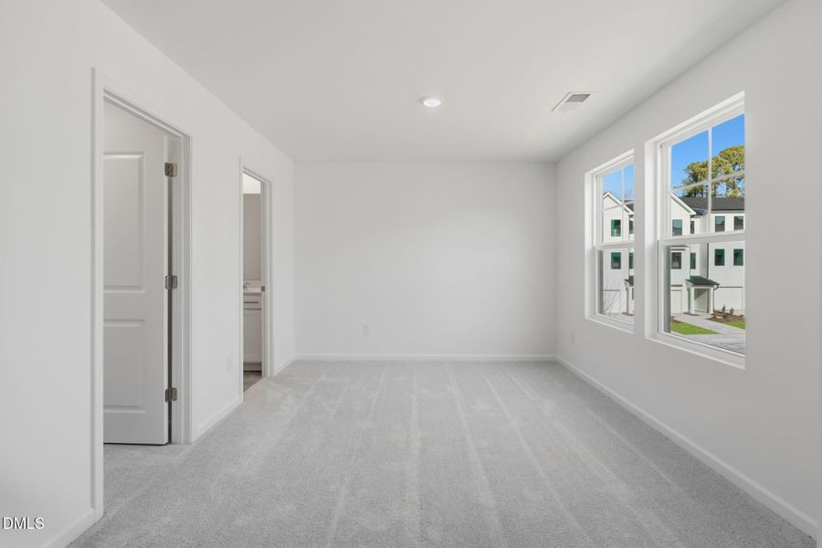 SUN_ElmGrove_Pic_Jackson_QMI_24_Owners_1