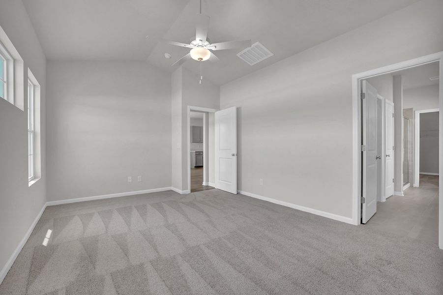 Spacious, unfurnished interior of a new home in River Tide Farms, Bolivia (Image 26).