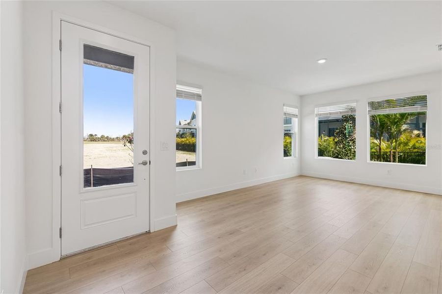 Spacious, unfurnished interior of a new home in North River Ranch – Townhomes, Parrish (Image 26).
