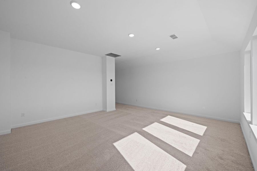 Spacious, unfurnished interior of a new home in Jubilee 45', 70', Hockley (Image 6).