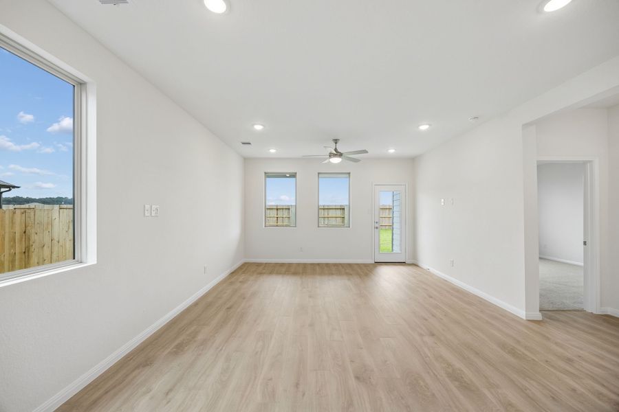 Spacious, unfurnished interior of a new home in Riviera Pines, Huffman (Image 34).