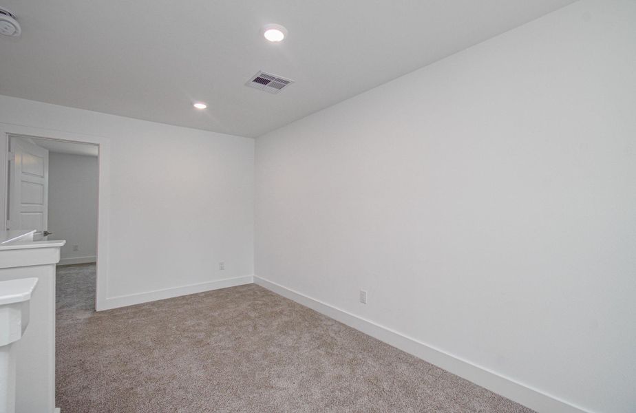 Spacious, unfurnished interior of a new home in , Houston (Image 20).