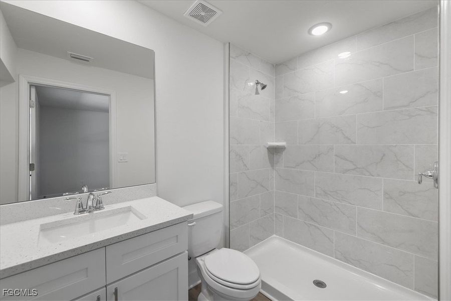 Furnished interior view inside a new home in Cape Coral, Cape Coral (Image 12).