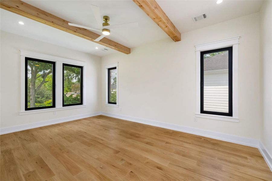 Spacious, unfurnished interior of a new home in , Houston (Image 24).